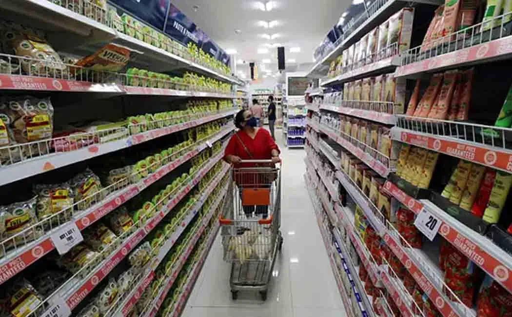Reliance acquires 200 Future Retail outlets